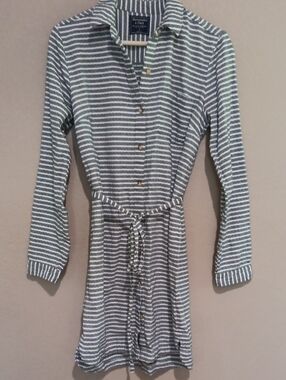 Abercrombie & Fitch Gray and White Striped Shirt Dress with Tie Waist